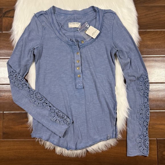 We The Free People Size Small Blue Denim Our Song Henley Cuff Shirt Top - Picture 1 of 10